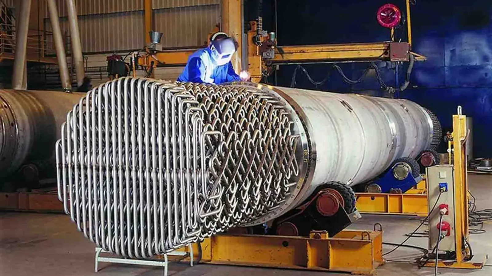 Static mixer application: large tube heat-exchanger/mixer bundle