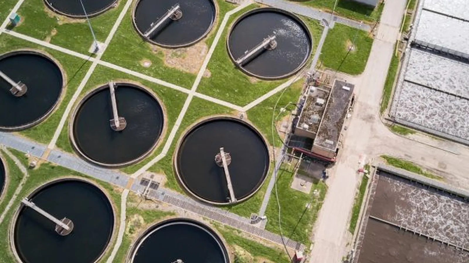 Static mixer application: WWTP clarifiers aerial