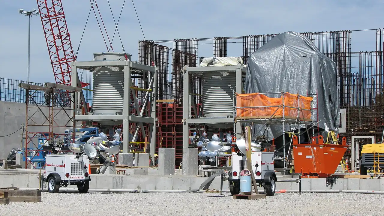 Static mixer: reactor/vessel hoisting site